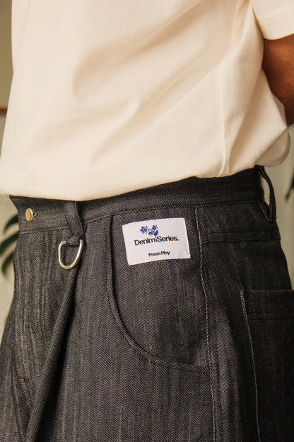 Pleated Shorts - Graphite Grey